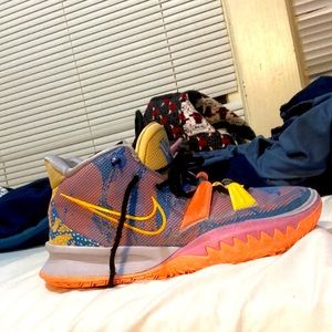 Almost brand new kyrie 7s for a good price